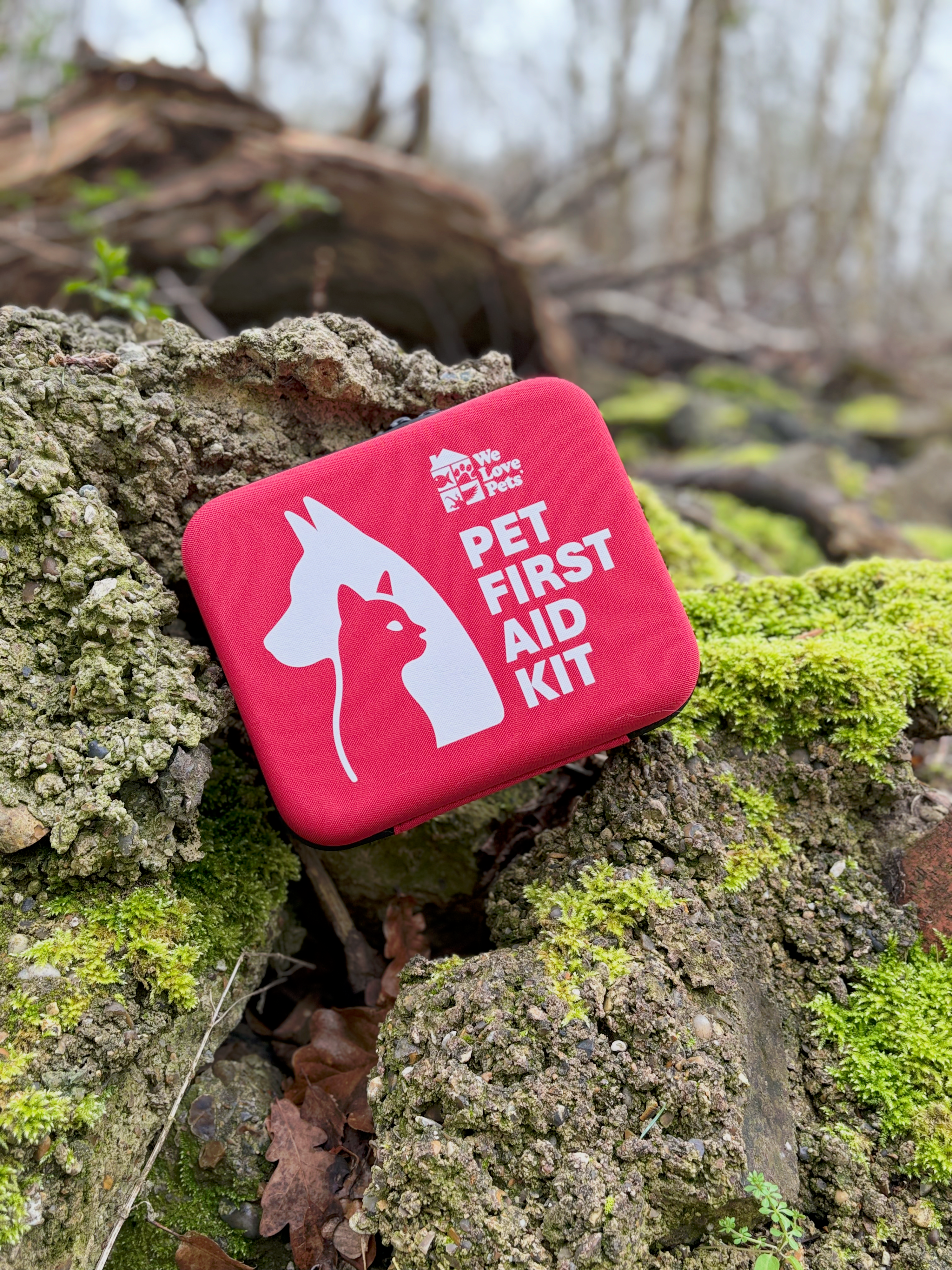 Pet First Aid Kit: 38 Essentials for Home, Car & Walks